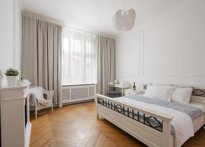 Airstay Prague : Deluxe Apartment Old Town