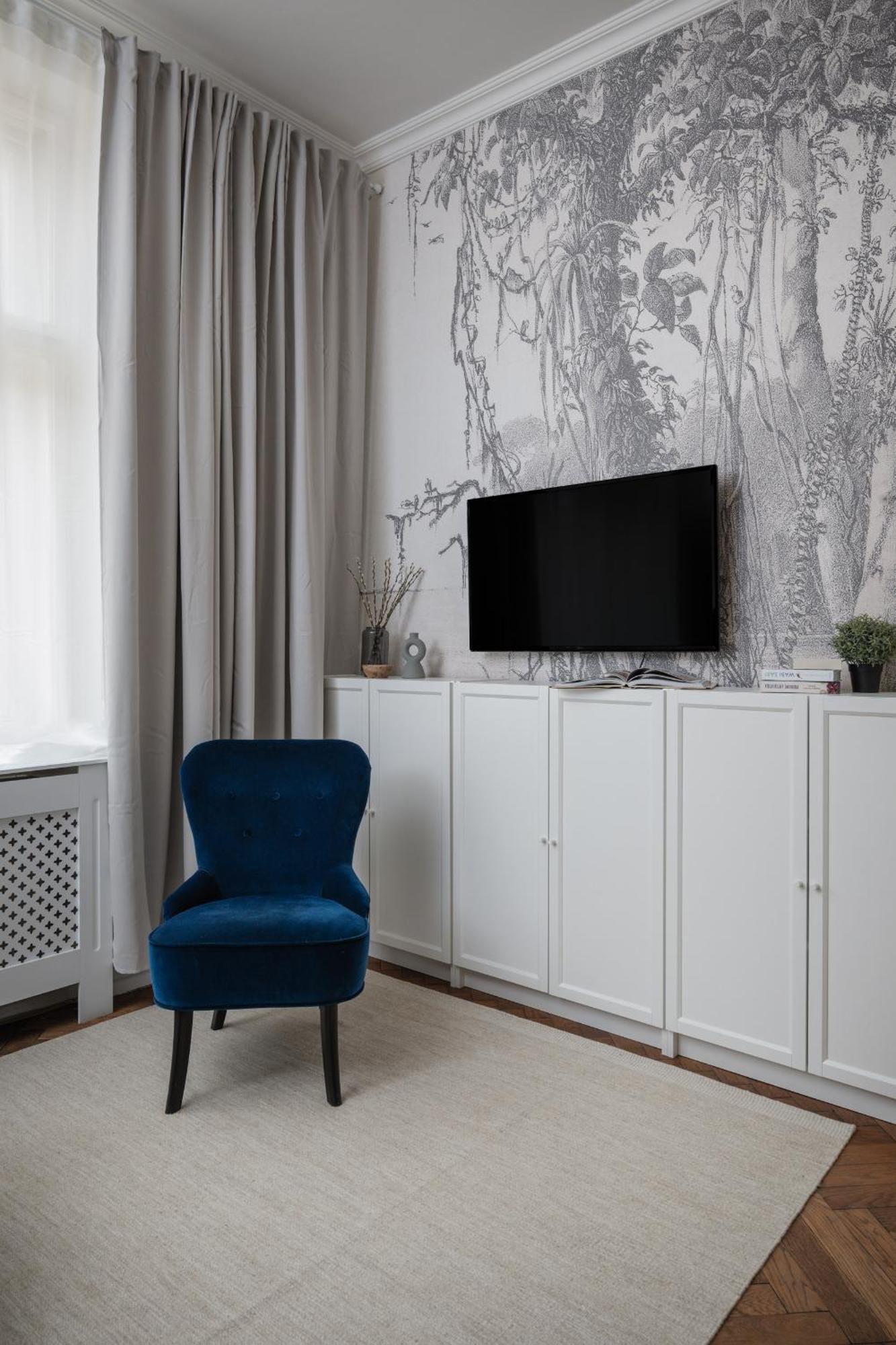 Airstay : Deluxe Old Town Apartment