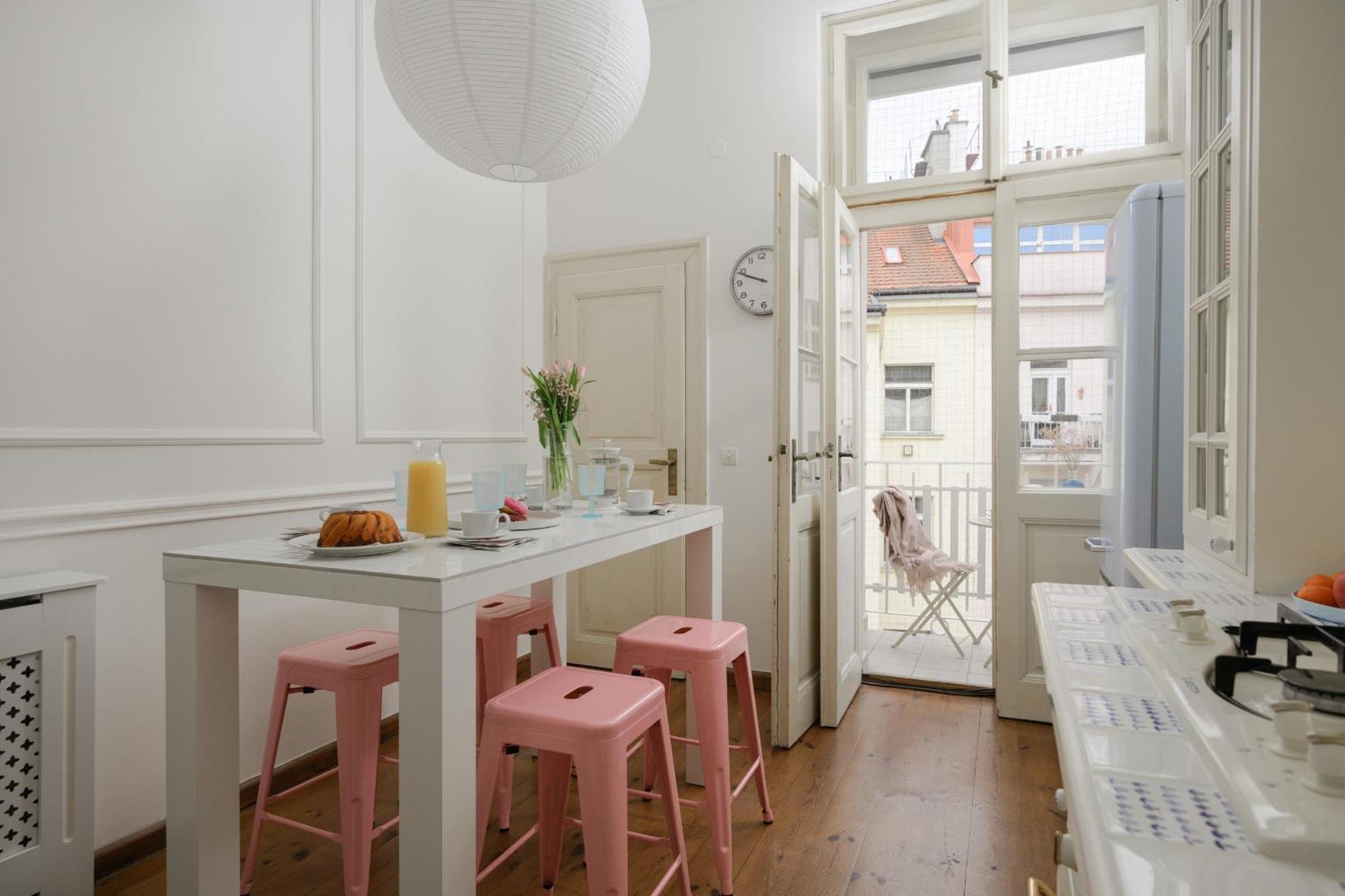 Airstay : Deluxe Old Town Apartment *