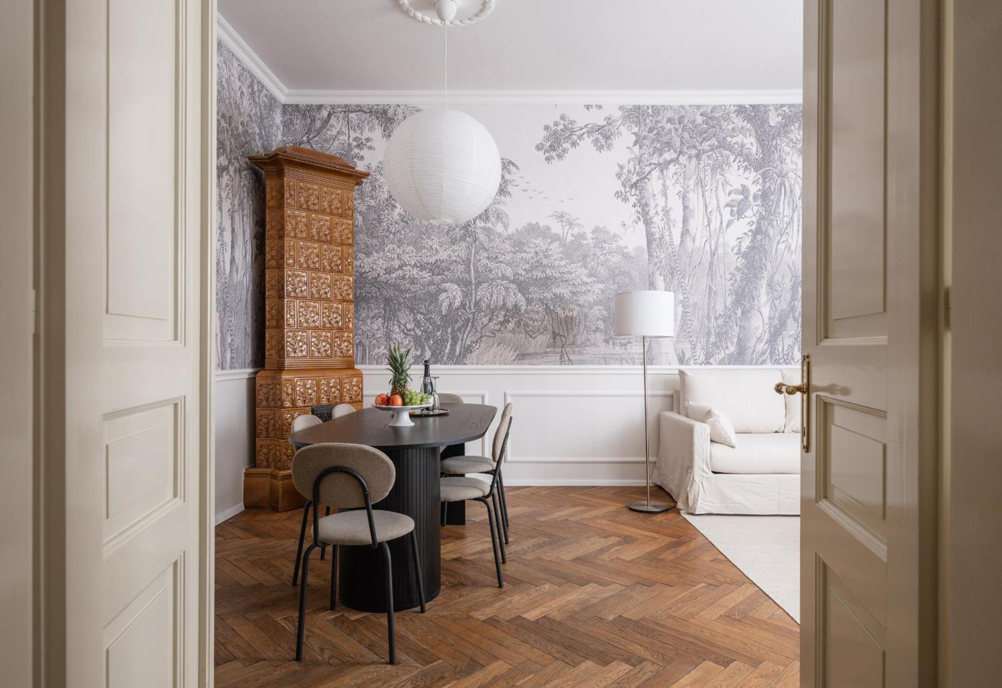 Airstay : Deluxe Old Town Apartment *
